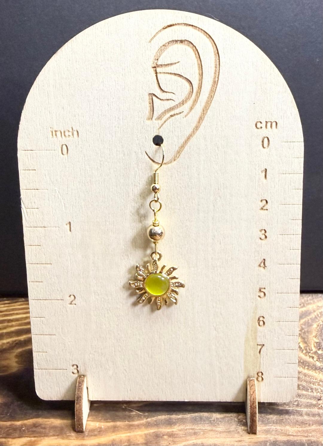 NEW Yellow/Green Cat's Eye Center Sunburst Earrings w/ Beads